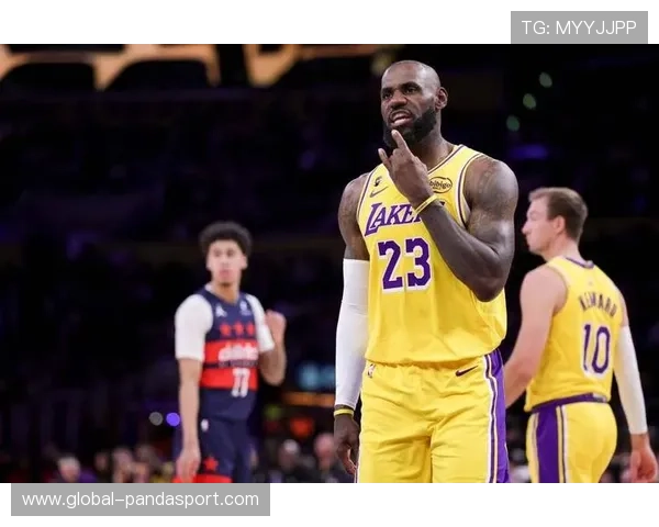 詹姆斯率湖人强势冲击季后赛约基奇再创NBA历史新纪录